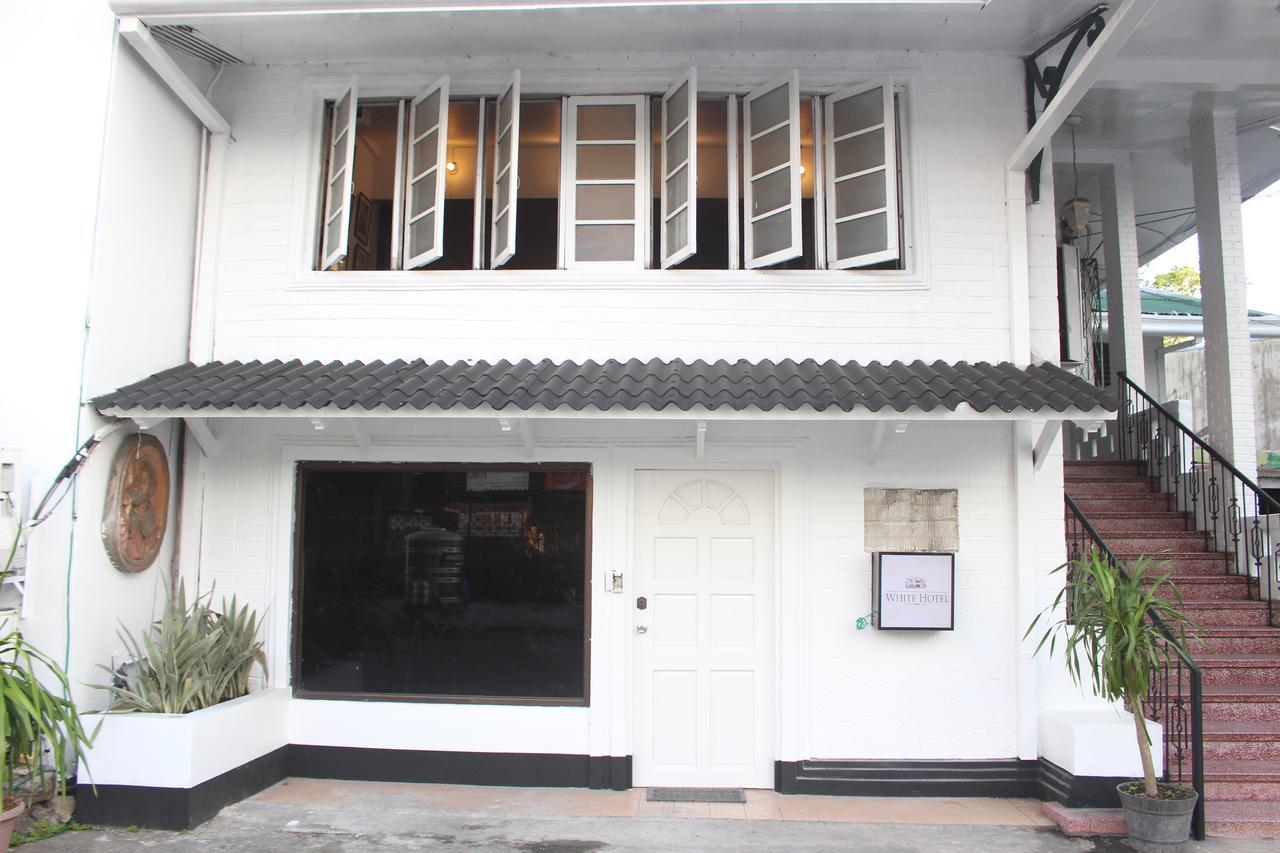 The White Bed And Breakfast Bacolod Exterior foto